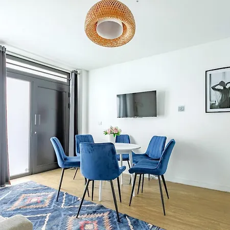 Pratique Pour 6 Personnes 2eme * Paříž