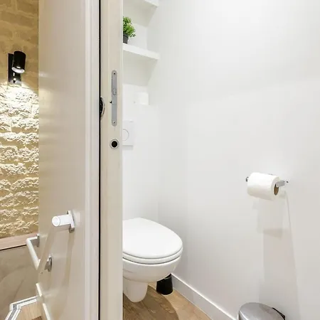 Pratique Pour 6 Personnes 2eme Paříž